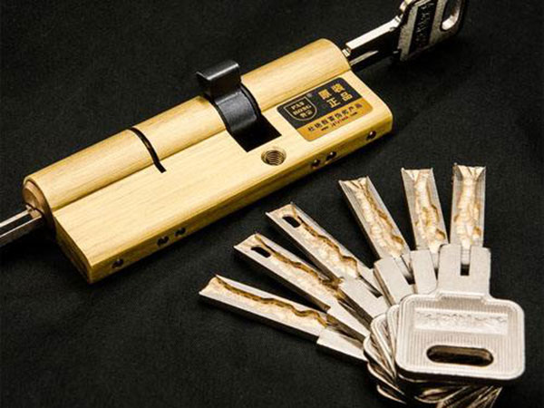 嘉荫24小时上门开锁公司