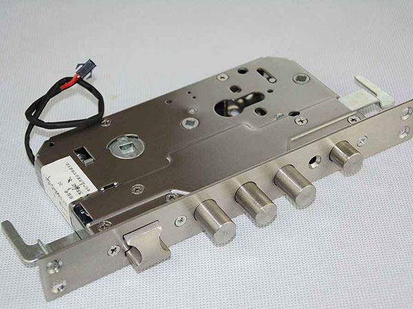 嘉荫24小时上门开锁公司