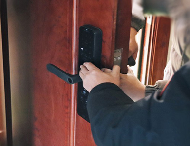 嘉荫24小时上门开锁公司